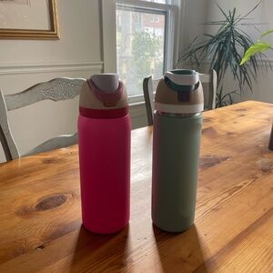 Gently Used Owala Water Bottles